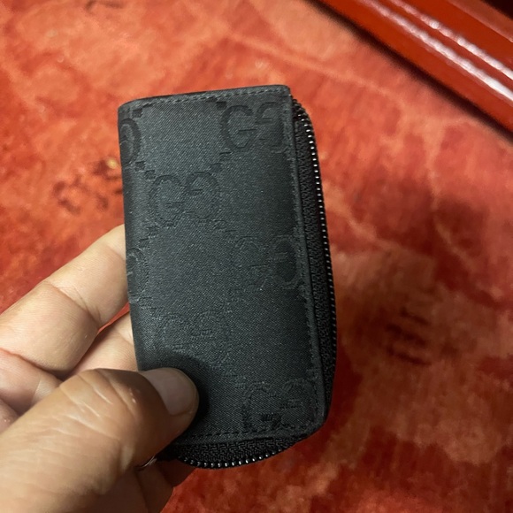 Gucci Canvas Key Holder in Black. - Picture 8 of 12